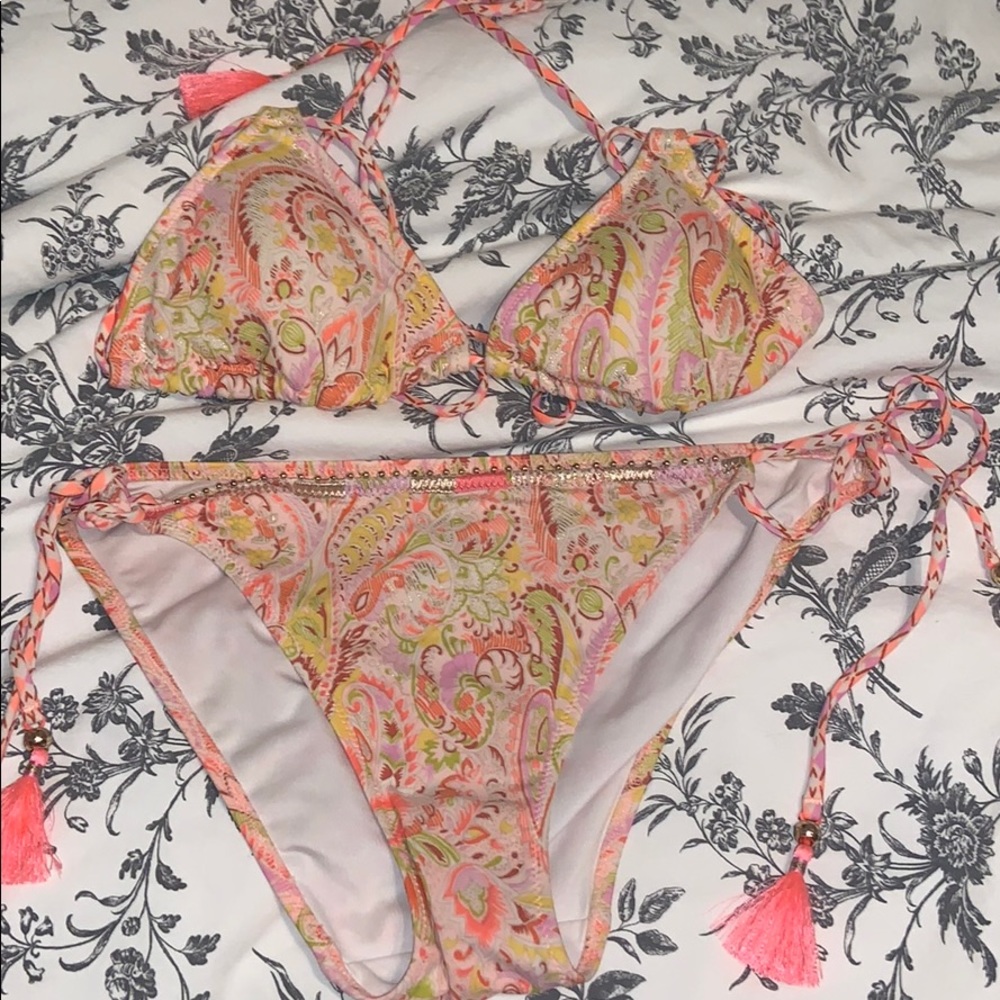 Paisley VS bikini